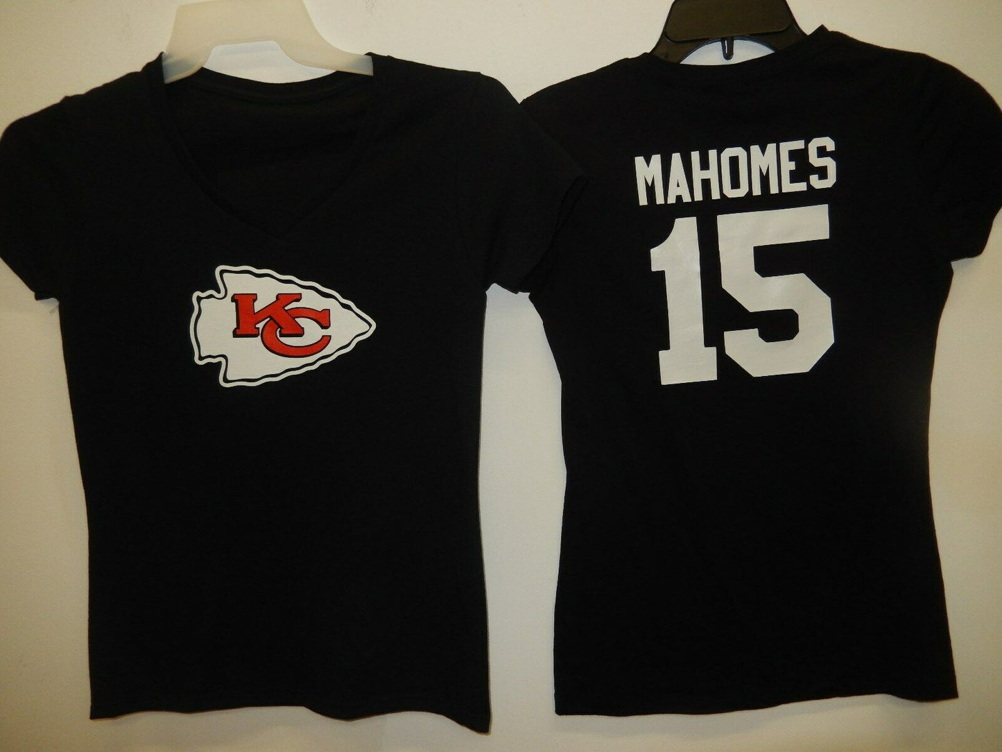 WOMENS Kansas City Chiefs PATRICK MAHOMES V-Neck Shirt BLACK New