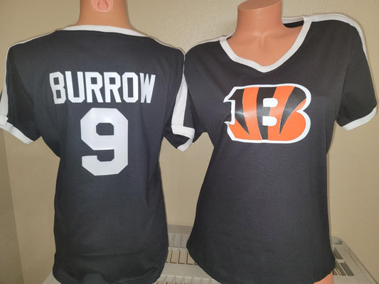 WOMENS NFL Team Apparel Cincinnati Bengals JOE BURROW V-Neck Ringer Shirt Black