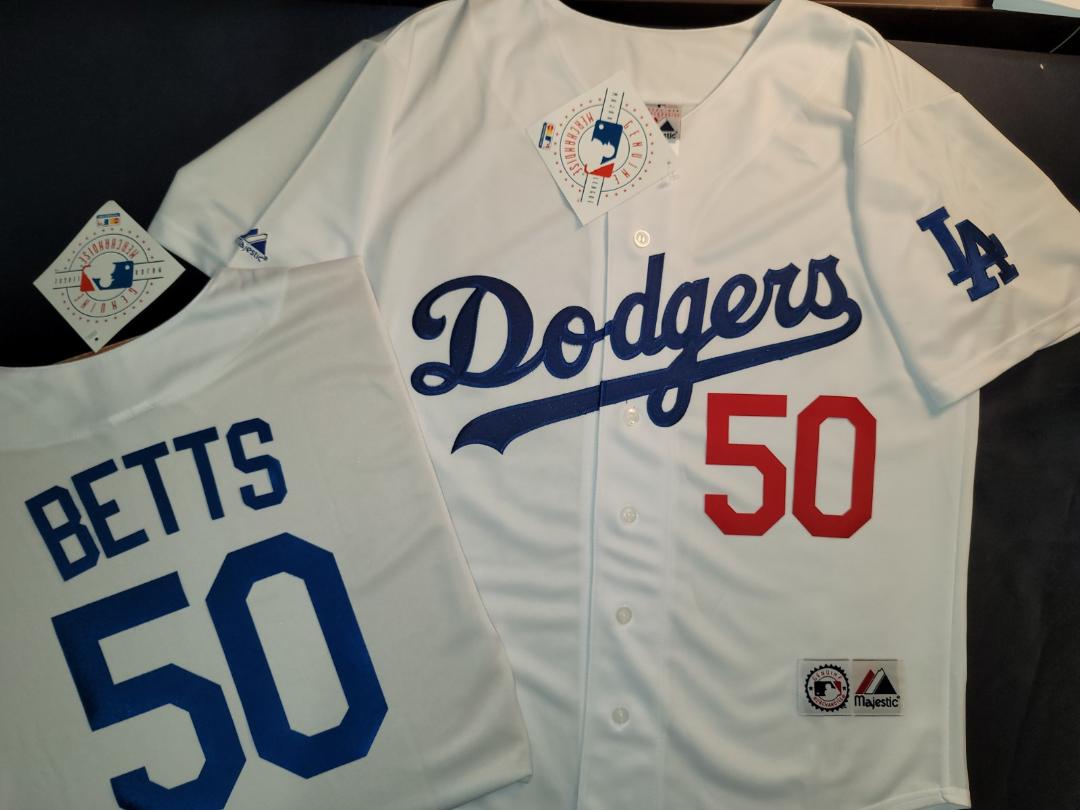 Majestic Los Angeles Dodgers MOOKIE BETTS Baseball Jersey WHITE